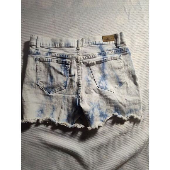 Vintage 90s Jordache Women's 28 Waist Tie Dye Denim Snap Shorts‎ - Picture 5 of 7